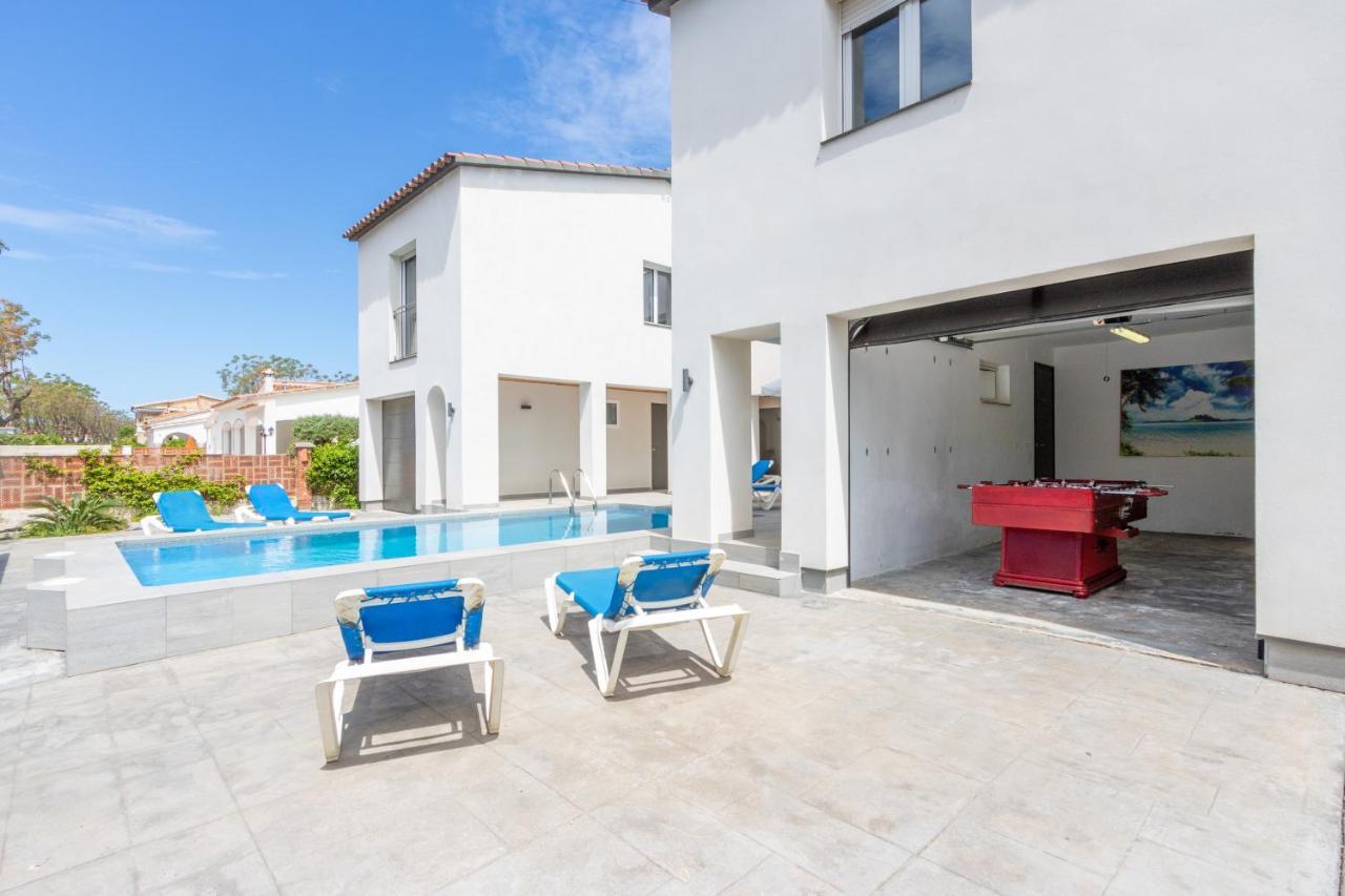 Goldhome - New House With Private Heated Pool, Parking, Wifi, Games Room Empuriabrava Esterno foto