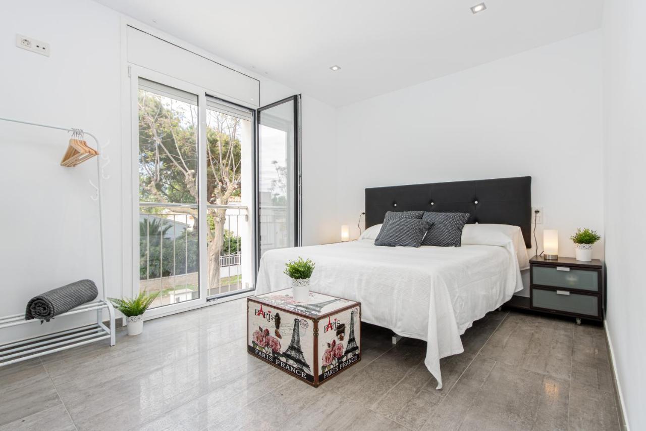 Goldhome - New House With Private Heated Pool, Parking, Wifi, Games Room Empuriabrava Esterno foto