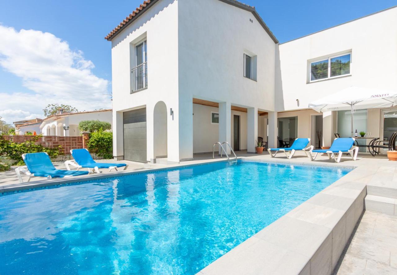 Goldhome - New House With Private Heated Pool, Parking, Wifi, Games Room Empuriabrava Esterno foto