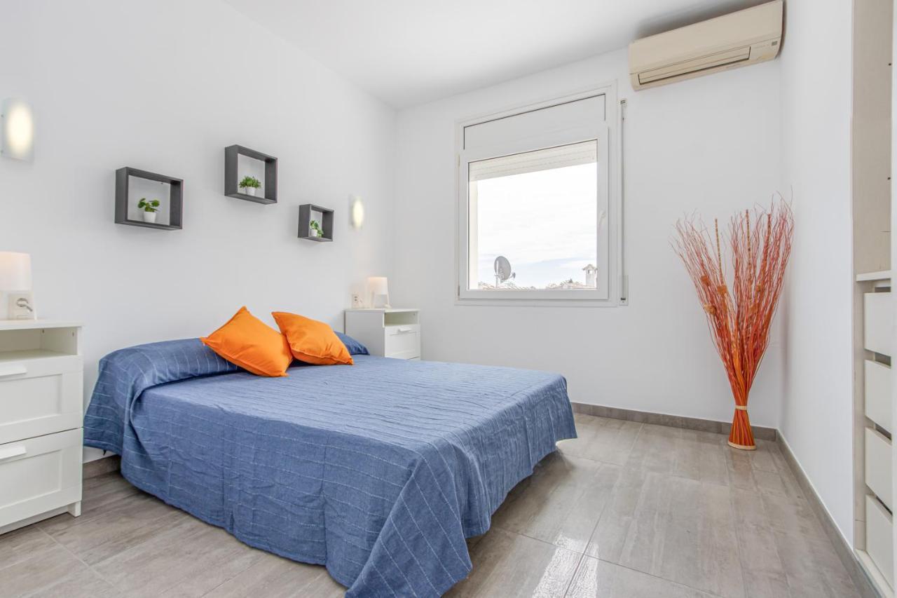 Goldhome - New House With Private Heated Pool, Parking, Wifi, Games Room Empuriabrava Esterno foto
