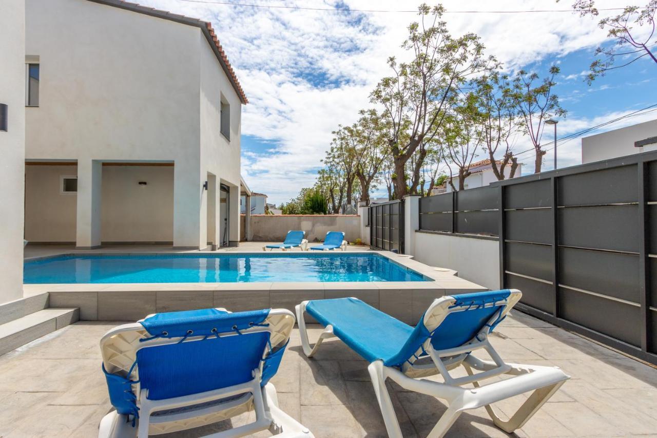 Goldhome - New House With Private Heated Pool, Parking, Wifi, Games Room Empuriabrava Esterno foto