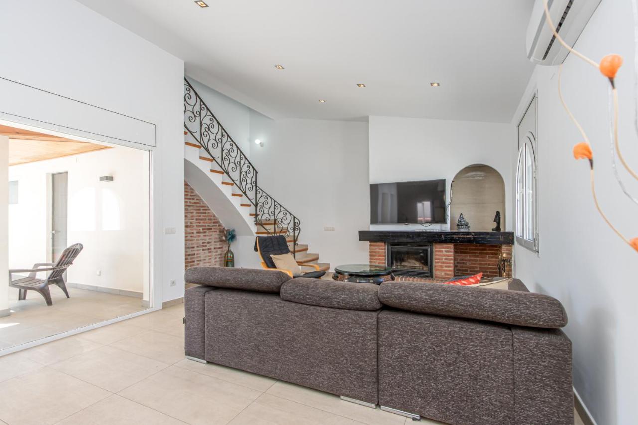 Goldhome - New House With Private Heated Pool, Parking, Wifi, Games Room Empuriabrava Esterno foto